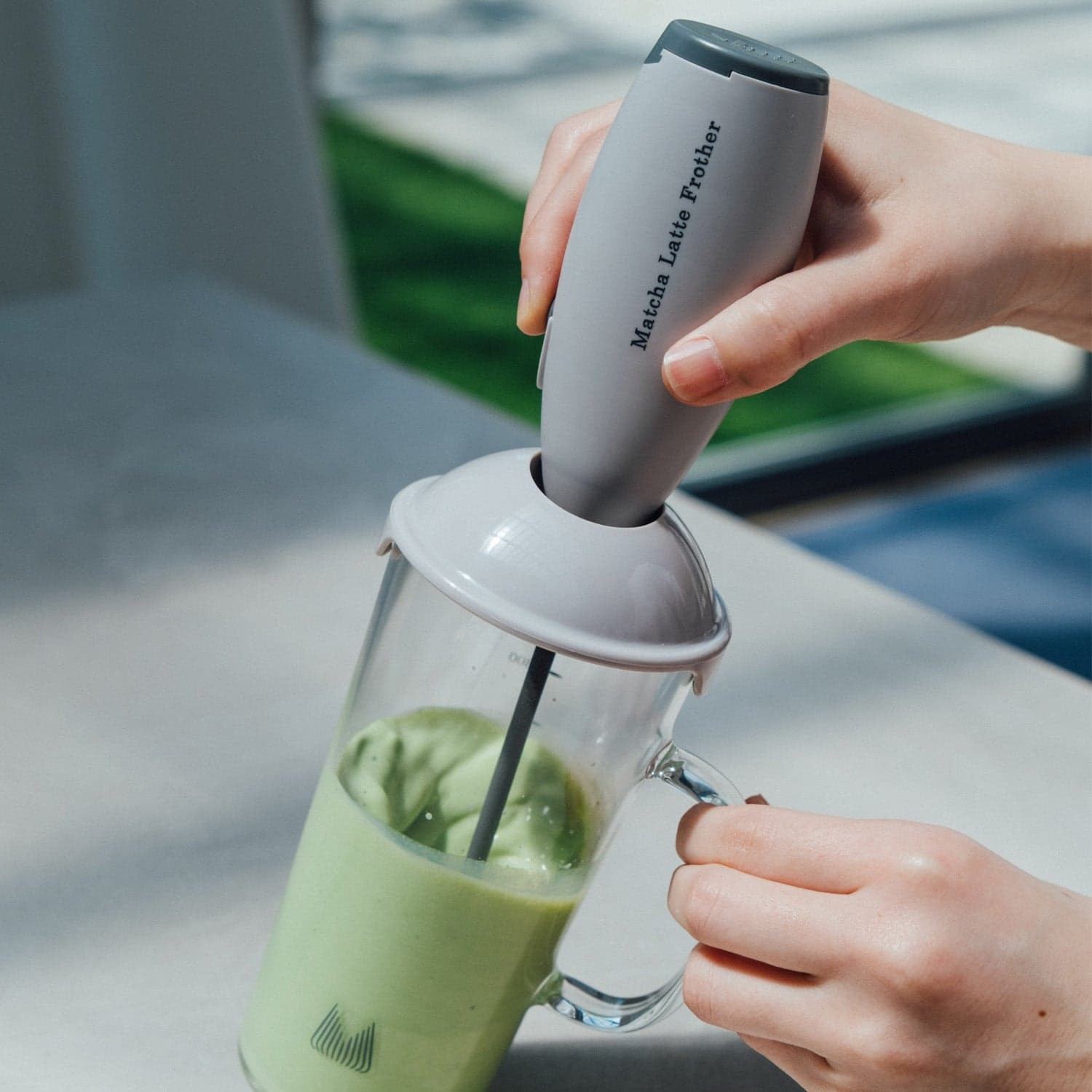 HARIOの抹茶ラテフローサー - 粉茶をダマにせず溶かす電動フォーマー