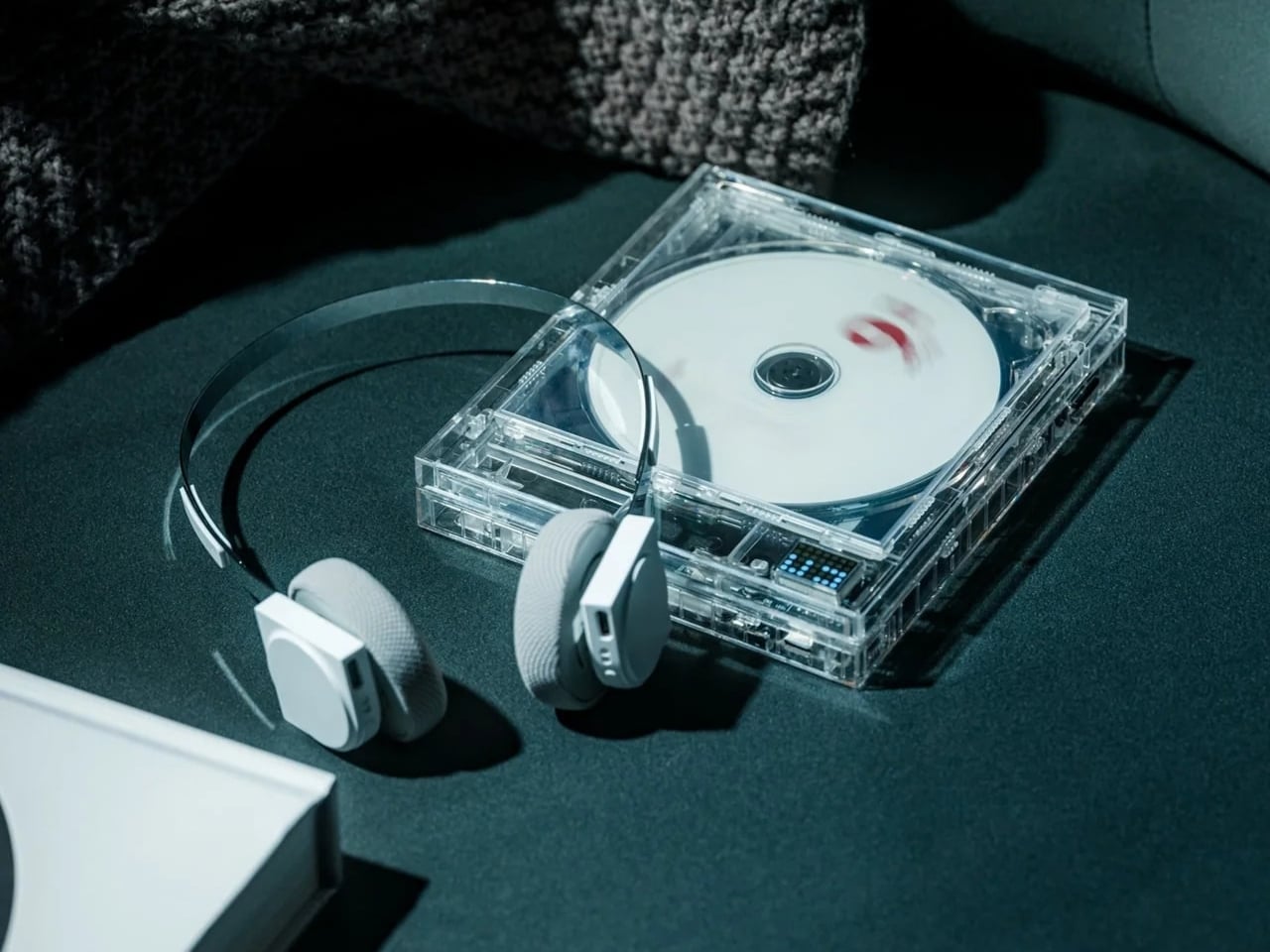 StillFrame 헤드폰 - 103g 스테인리스 밴드 미니멀 헤드폰