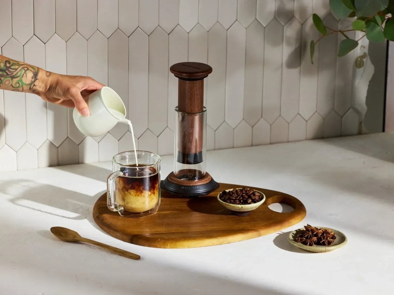 AeroPress 월넛 에디션 - 숨기고 싶지 않은 커피메이커