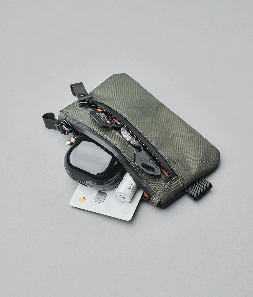 알파카 집 파우치 주머니에 넣은 모습