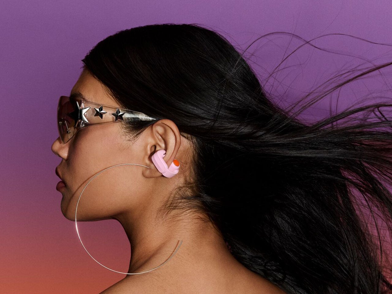 Additional earbud image