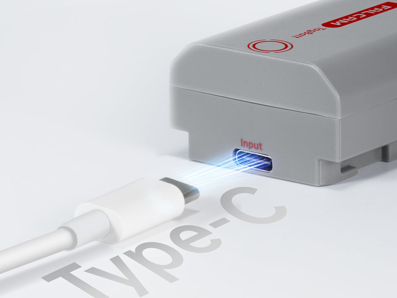 Falcam TagBatt USB-C 포트 클로즈업