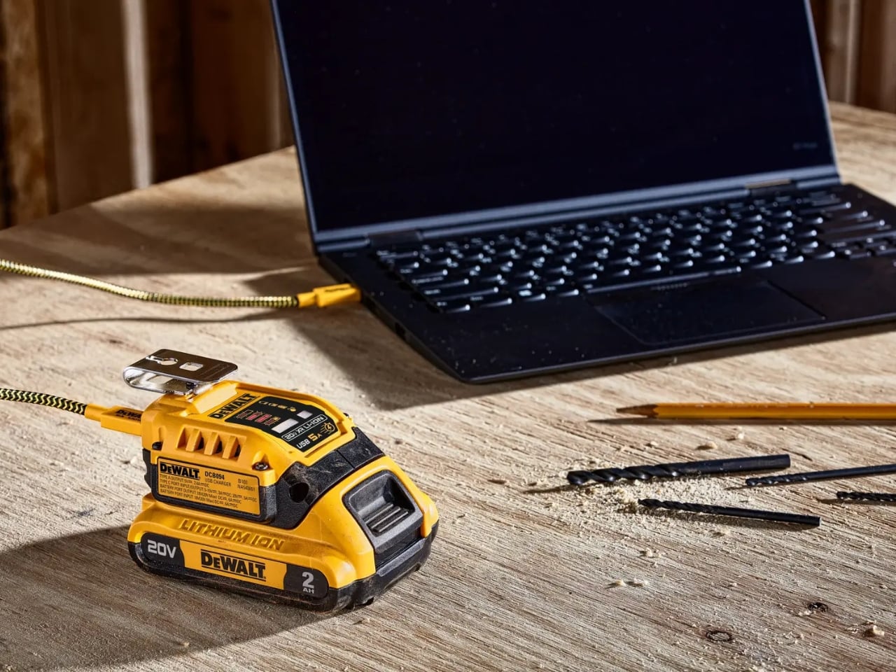 DeWalt DCB094K - A USB Kit That Charges Even Laptops from Power Tool Batteries