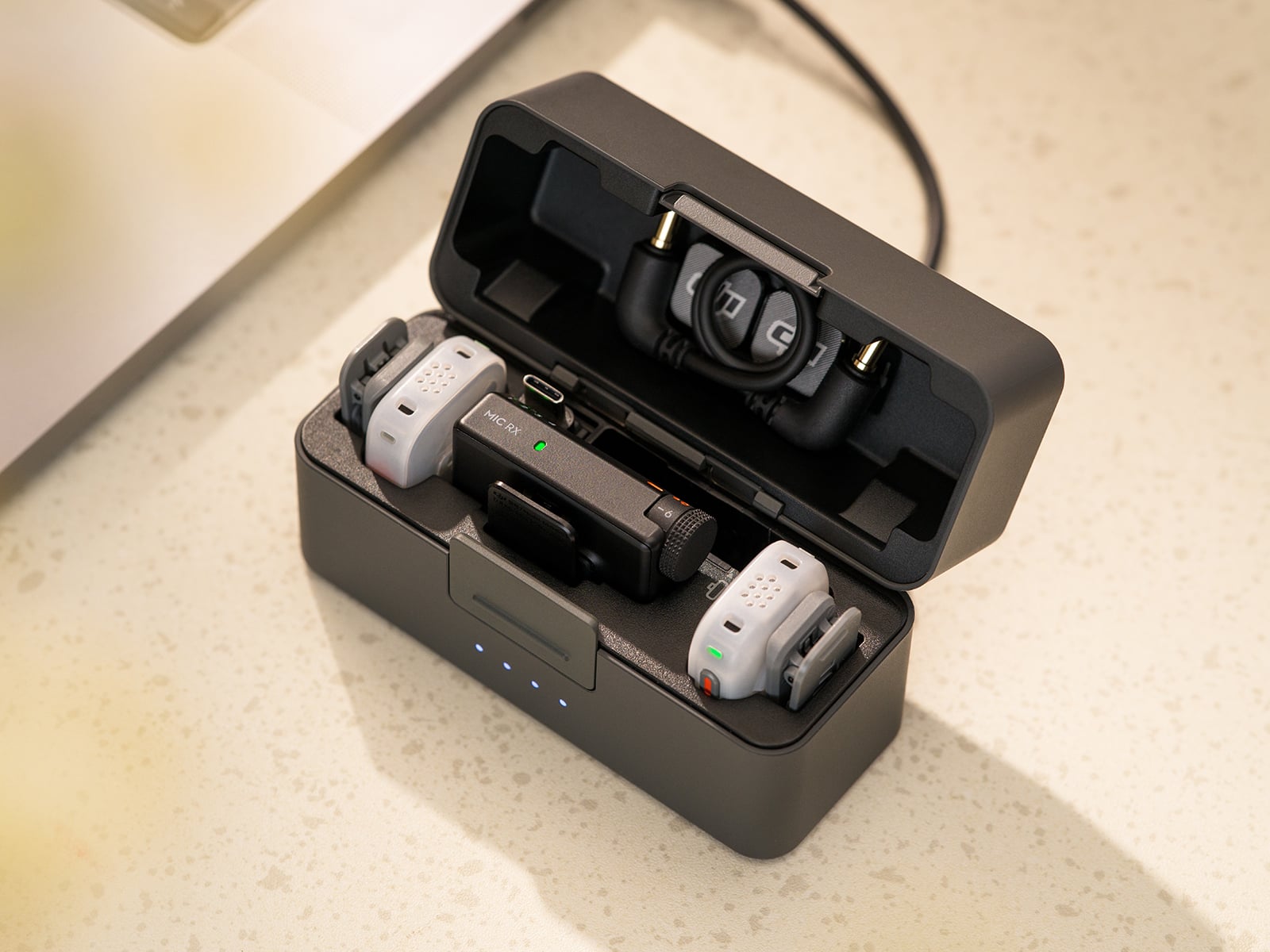 DJI Mic Mini 2S 충전 케이스 내부