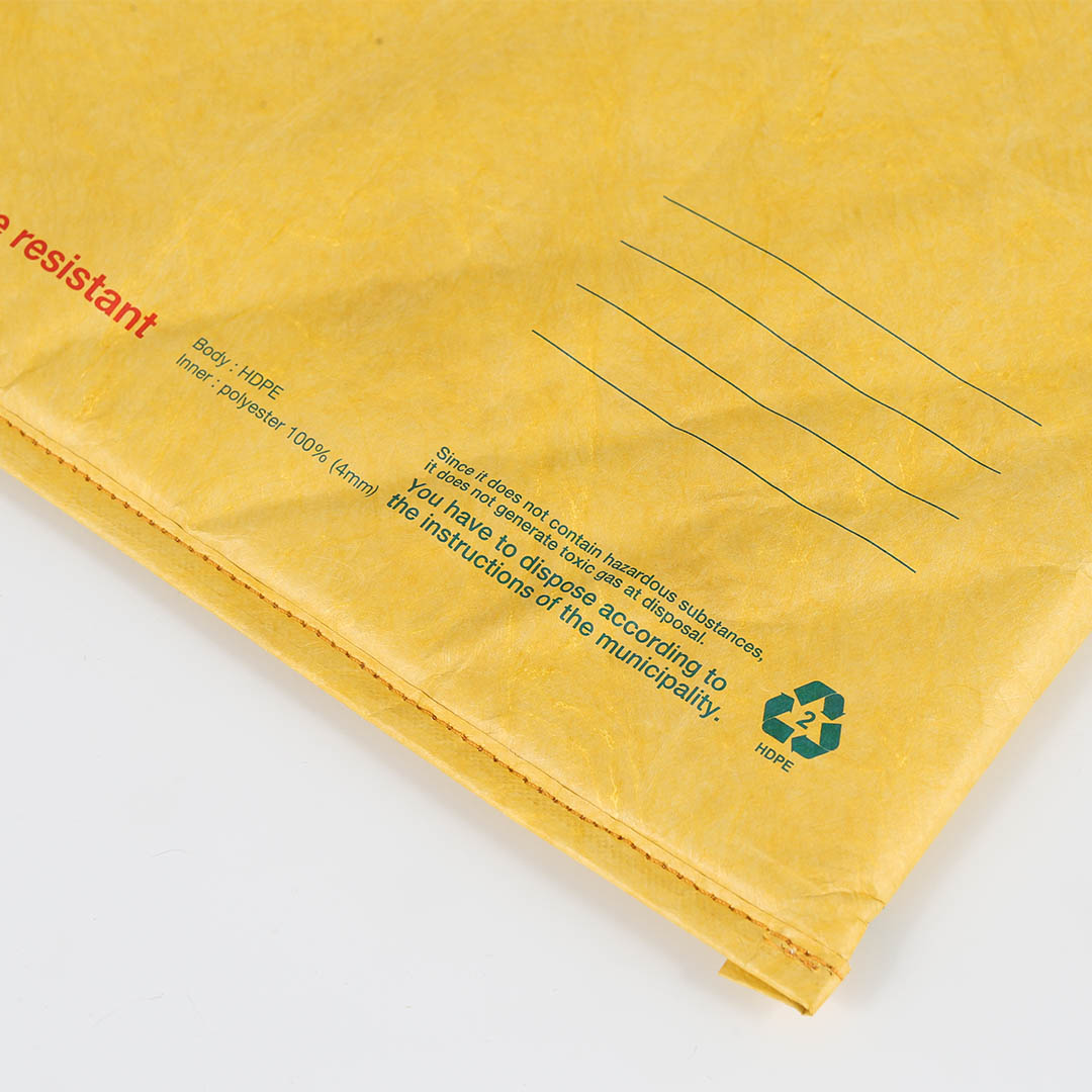 소재 표기 클로즈업 — Body HDPE, Inner 폴리에스터