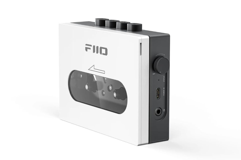 FiiO CP13 타원형 조작 버튼과 볼륨 다이얼