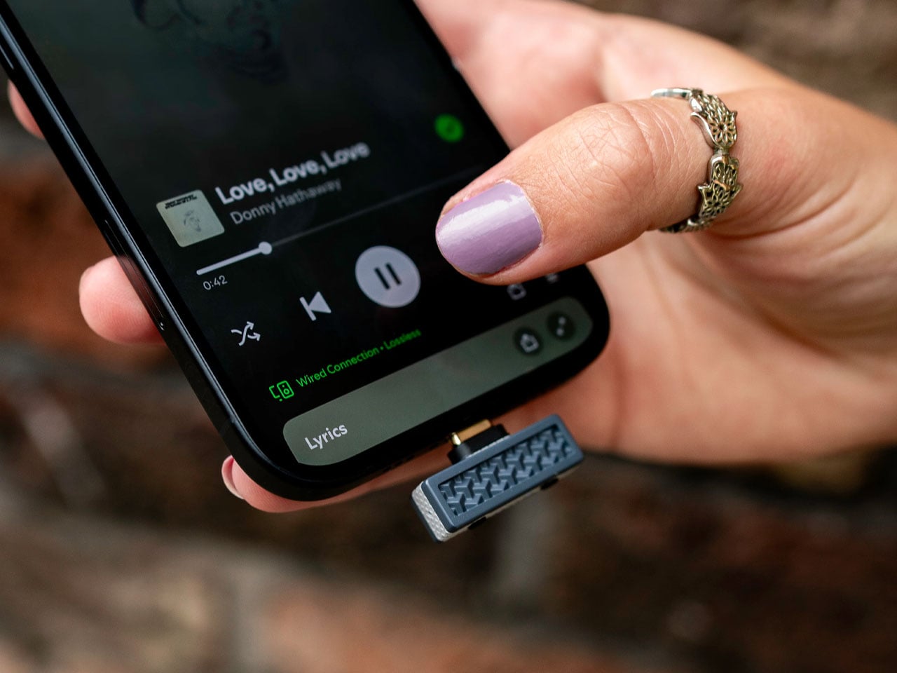 iFi Audio UP Play Max - 아이폰에서도 무선 헤드폰 무손실을 노리는 USB-C 동글