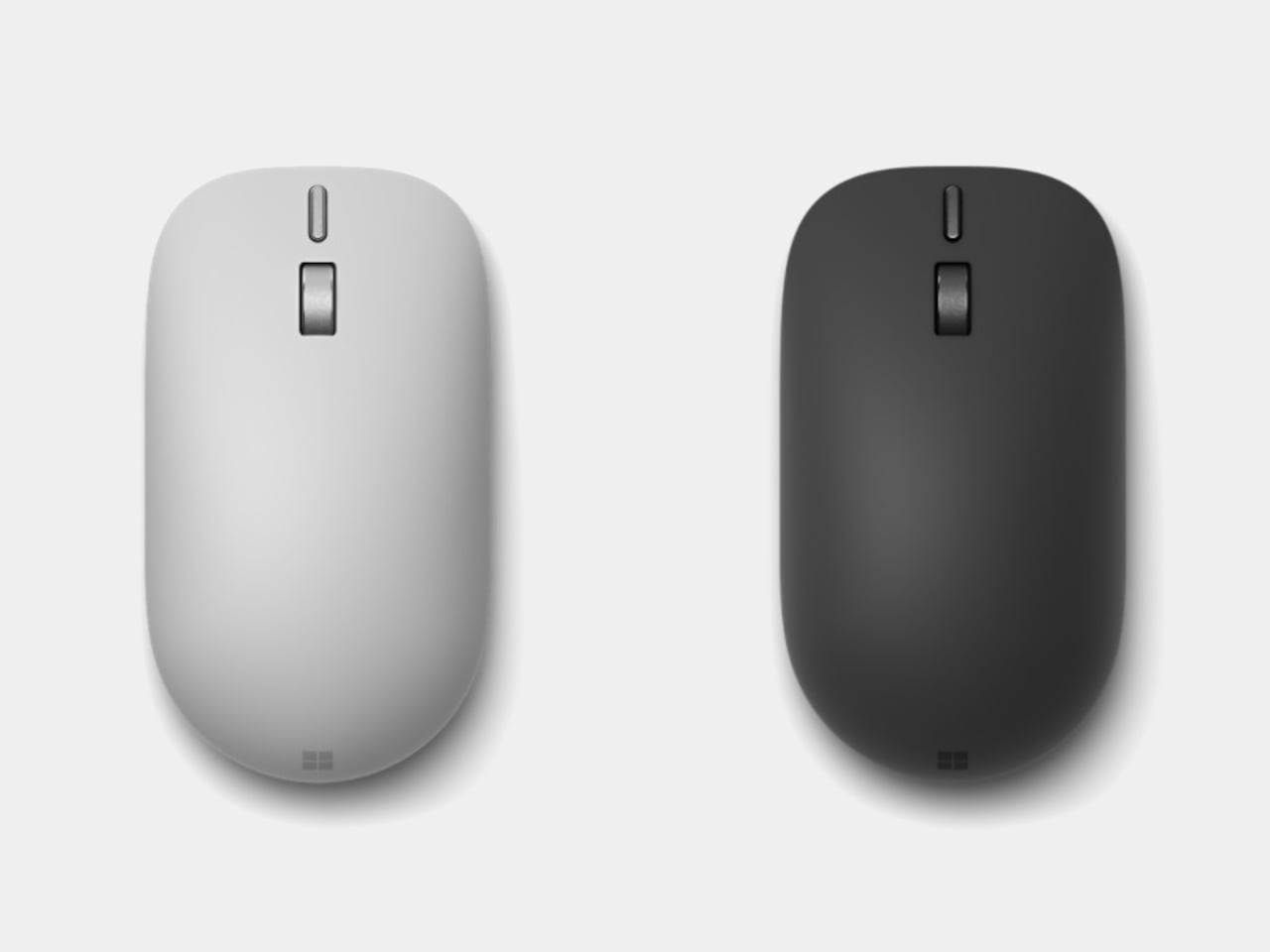 화이트와 블랙 Surface Mouse 위에서 본 모습