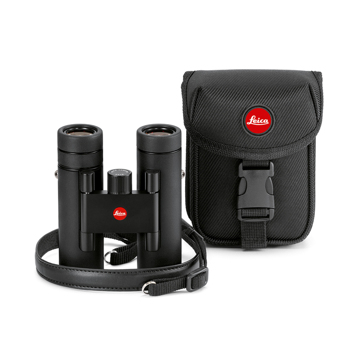 Leica Noctivid Compact 디테일, 파우치와 함께