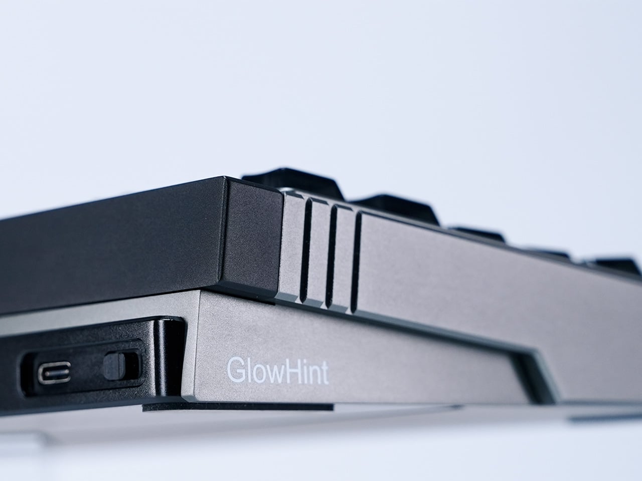 GlowHint KT75 상단 각도 디테일