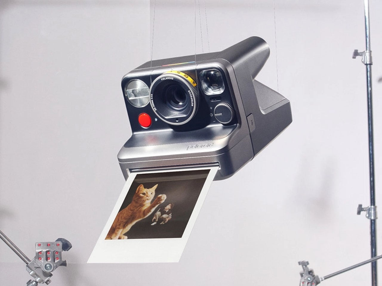 Polaroid Mod - 4つのクリエイティブモードを搭載したポイントアンドシュートのインスタントカメラ