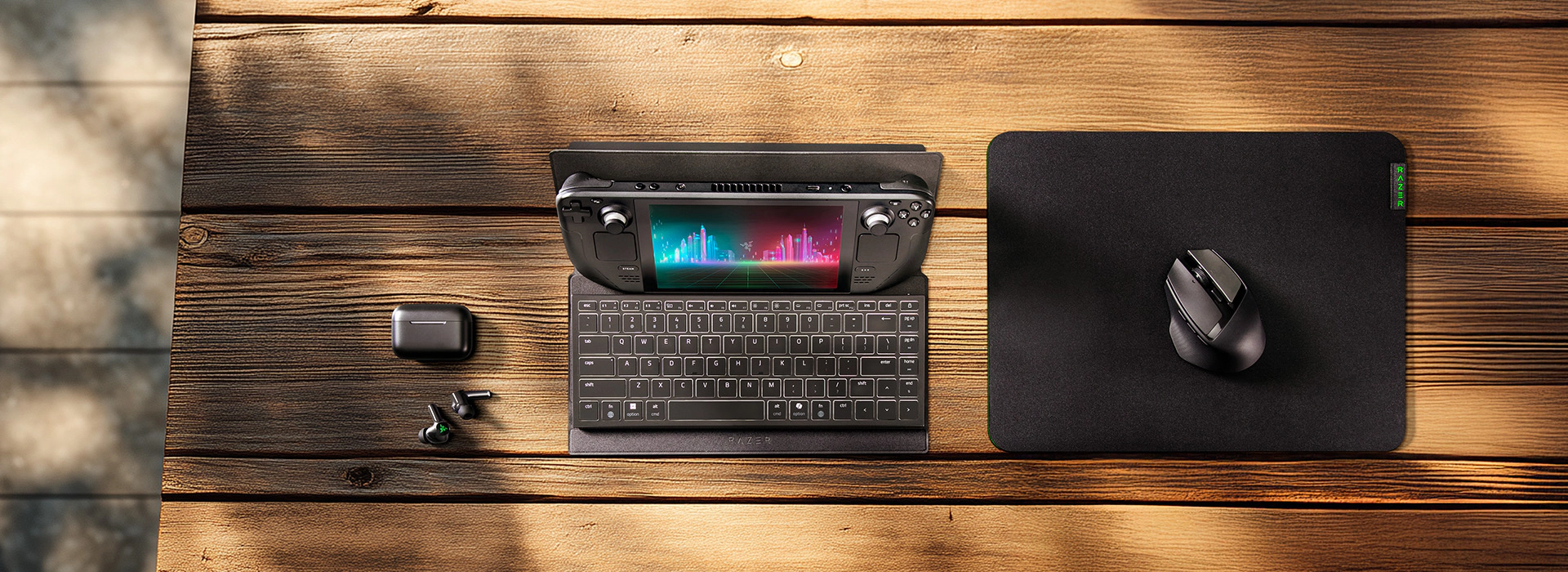 Razer トラベルケース フォリオ 外装仕上げ