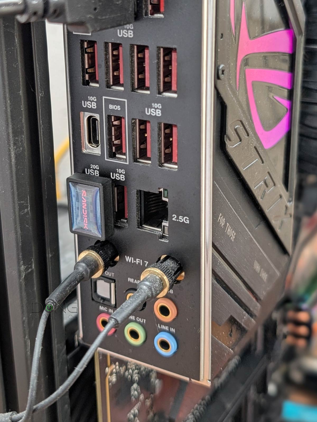 SanDisk Extreme Fit USB-C 데스크탑 후면 장착컷