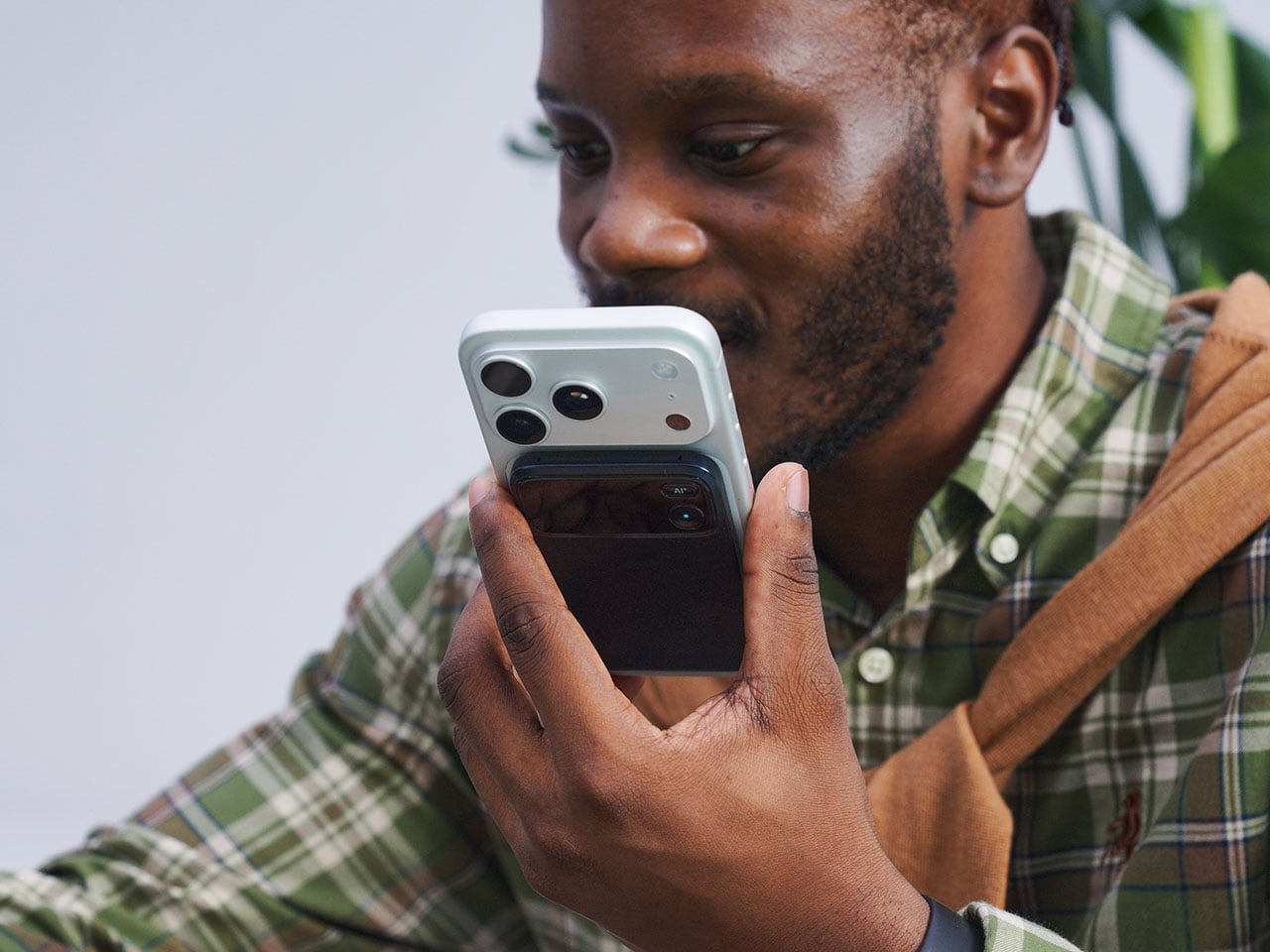 Speaking while holding the phone