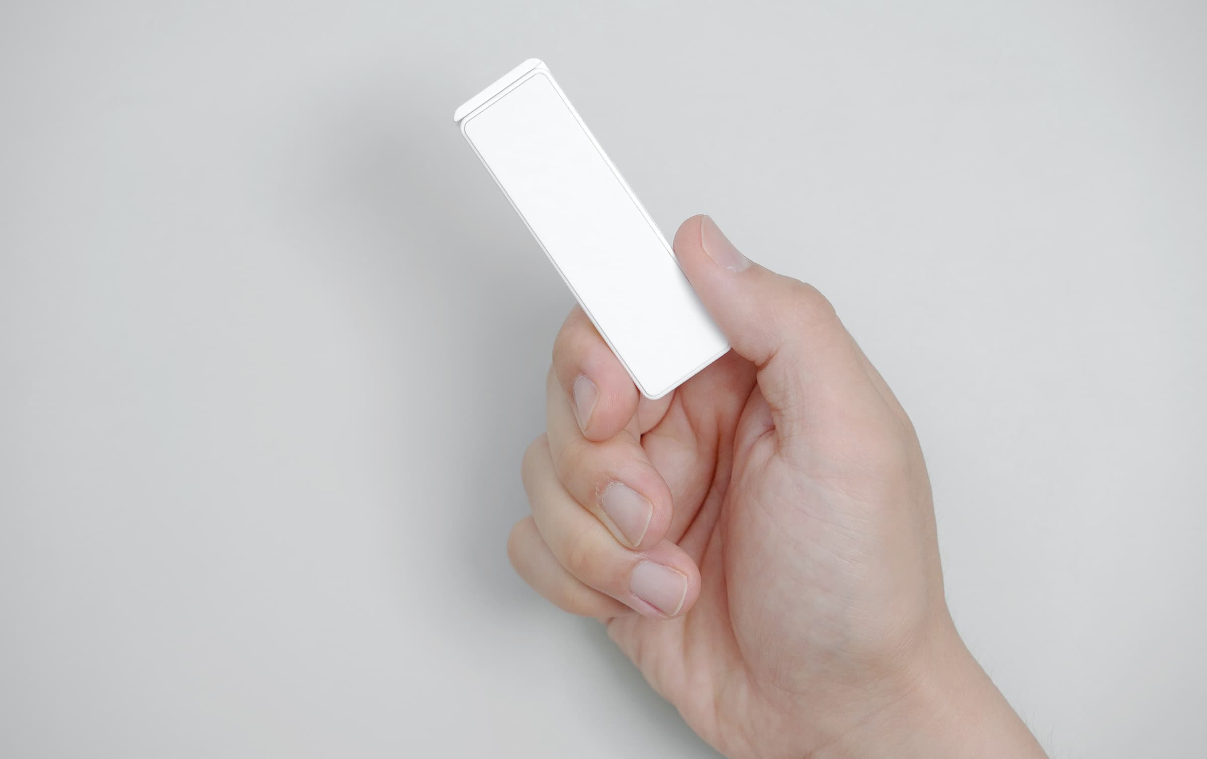 TypeSticks를 손에 쥔 크기 비교